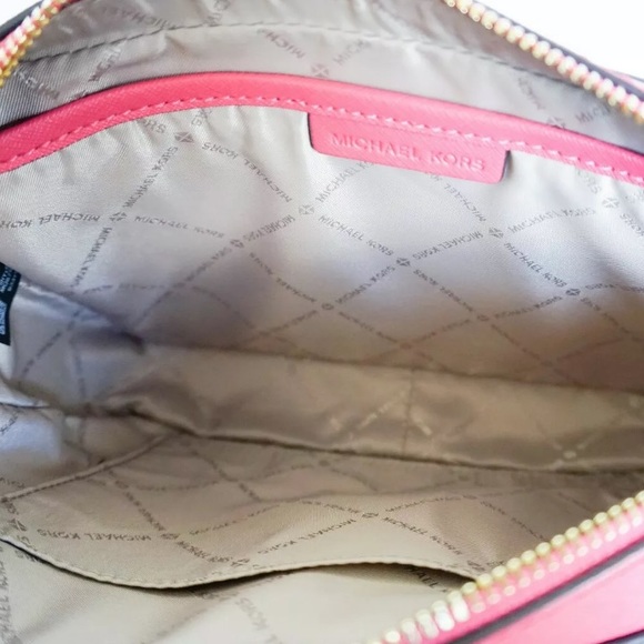 SALE‼️‼️ Michael kors large crossbody bag - Picture 4 of 4